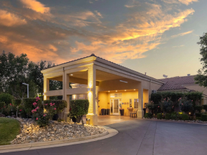 Best Western Plus Dixon Davis