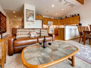Lakepointe Court Town Homes by CRMR