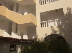 La Luna 1 and 2 Apartments