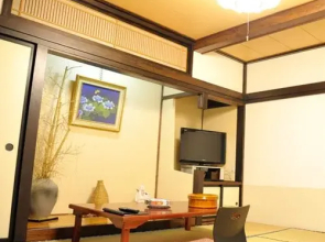 Itoya Ryokan (Sadogashima)