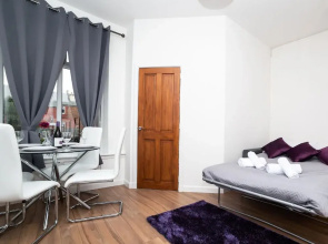 One Bedroom Apartment by Klass Living Serviced Accommodation Bellshill - Cosy  Apartment with WIFI  and Parking