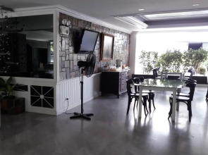 Garden Paradise Hotel & Serviced Apartment