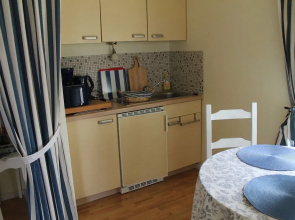 Sunlit Apartment with Garden in Steffenshagen