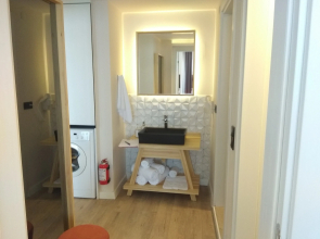 Ece Marina Suites