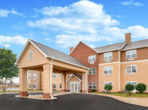 AmericInn by Wyndham Fulton Clinton