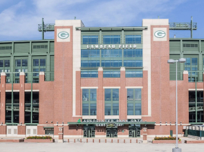 Super 8 by Wyndham Green Bay Near Stadium