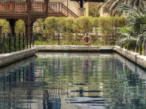 Shangri-La Hotel Apartments Qaryat Al Beri