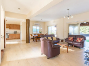 Villa Clementina Large Private Pool Walk to Beach Sea Views A C Wifi Eco-friendly - 2183