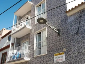 D. Antonia