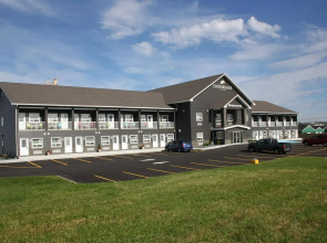 Crossroads Inn & Suites