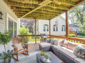 Walk to Lake Michigan - South Haven Condo!