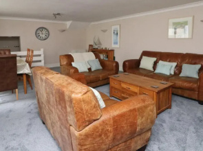 TOWN CENTRE apartment with parking
