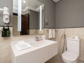 Отель Ramada by Wyndham Dubai Barsha Heights