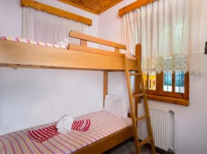Polina House Maries