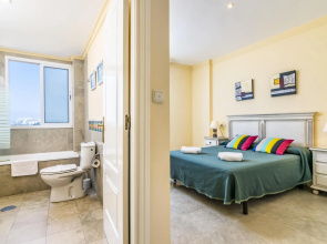 Banana Beach Marbella 6 Pax 378