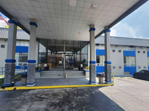Days Inn by Wyndham Fort Wright Cincinnati Area