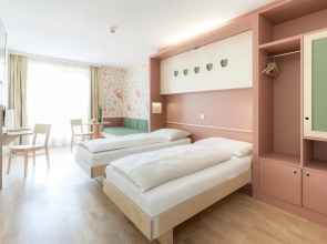 JUFA Hotel Stubenbergsee