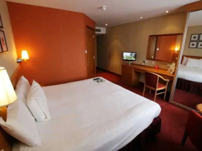 Days Inn By Wyndham Stevenage North