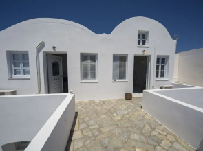Ianthe Apartments & Villa
