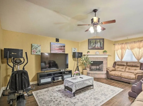 San Antonio Family Home ~ 16 Mi to Downtown!