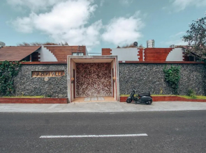 Nazeki Villa