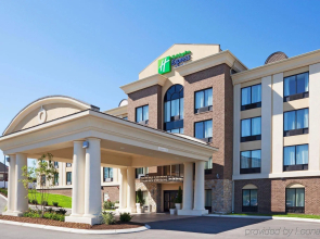 Holiday Inn Express & Suites Smyrna by IHG