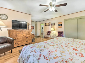 'campbell Retreat' in Maggie Valley w/ Deck!