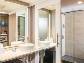 Aloft New York LaGuardia Airport