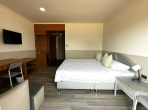 Garden Paradise Hotel & Serviced Apartment