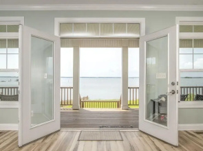 Sunset Bay Retreat 4 Bedroom Home by RedAwning