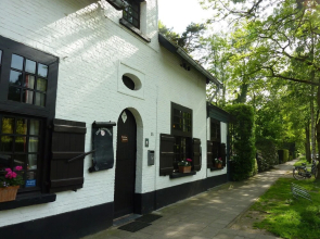 Modern Holiday Home In Brasschaat near Town Center