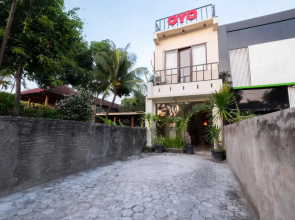 OYO 1695 Royal Senggigi Hotel