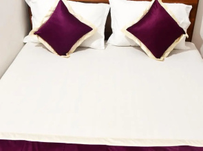 Hotel M R Manfred