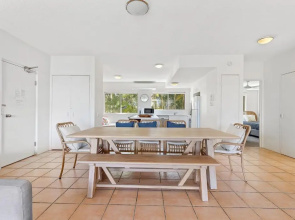 6 Nereus Elegant Beach Side Apartment Simply Perfect