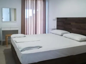 Alexandros Apartments