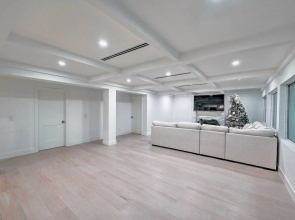 Lakefront House: Hot Tub & Golf Course Views!