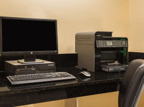 Days Inn & Suites by Wyndham Augusta Near Fort Eisenhower