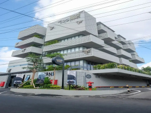 Sans Hotel RG Living Jogja by RedDoorz