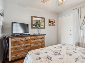 Beautiful 1 Bed Beach Balcony Condo #207 1 Bedroom Condo by Sunset Shores Condominiums