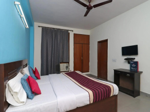 OYO 10662 Hotel Town Noida