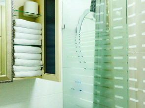 Ganderak Guesthouse - Hostel