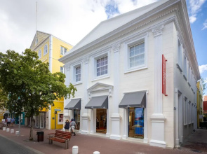 Modern Elegant Broadway Vibes in Willemstad