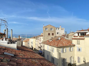 06M - Vieil Antibes beau duplex avec terrasse vue mer