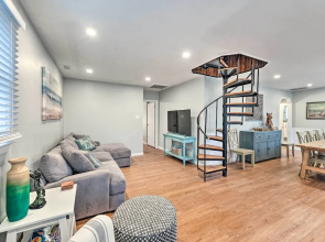 Coastal Brigantine Cottage: Walk to Beaches