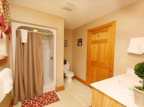 Pinnacle View 7B
