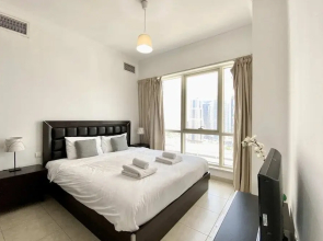 Al Majara Tower 1 by Guestready