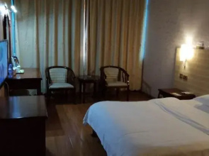 Luocheng Huali Hotel