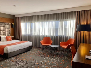 XO Hotels Park West
