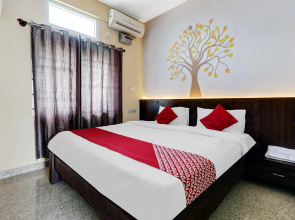 OYO 82631 Dms Service Apartment
