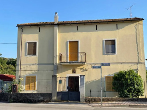 Mezzaluna Guest House
